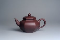 紫砂壶图片：实力派张海艳全手工纯色底曹青六方笑樱壶 做工灰常精致 气韵流畅 - 美壶网