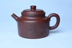 紫砂壶图片：油润黄龙山4号深井红皮龙 全手工德中壶 做工特好 装饰清供图 特文气 - 美壶网