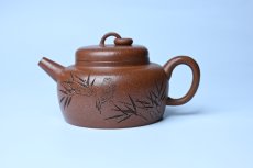 紫砂壶图片：美壶特惠 养过油润降坡泥圈钮德中壶 茶人醉爱 - 美壶网