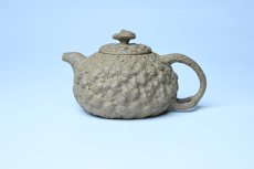 紫砂壶图片：美壶特惠 全手工老青段供春壶 肌理有老树瘿的感觉 灰常赞 - 美壶网