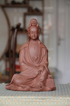 紫砂壶图片：持经观音 - 美壶网