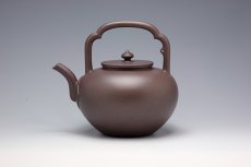 紫砂壶图片：吴经提梁 - 美壶网