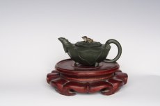 紫砂壶图片：青蛙荷叶 - 美壶网