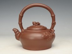 紫砂壶图片：圣桃提梁 - 美壶网