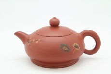 紫砂壶图片：蝶花 300cc 清水泥 - 美壶网