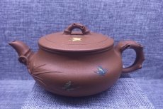 紫砂壶图片：蝴蝶纷飞 - 美壶网