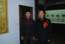 紫砂壶图片：与中国人民解放军总参谋部政委汪承兴合影 - 美壶网