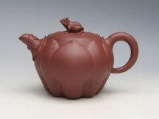 紫砂壶图片：莲心荷花 副本 - 美壶网