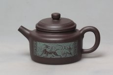 紫砂壶图片：德钟 陈复澄刻 (中华第一刀、当代著名书法篆刻家 ） - 美壶网