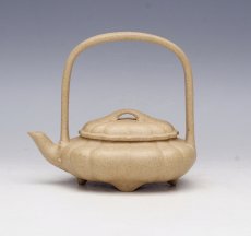 紫砂壶图片：菱花提梁 - 美壶网