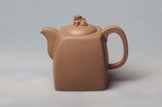 紫砂壶图片：四方祥瑞 - 美壶网