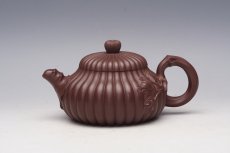 紫砂壶图片：菊花飘香壶 紫泥 350CC - 美壶网