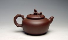 紫砂壶图片：金猴献寿壶 - 美壶网