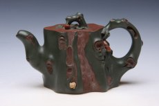 紫砂壶图片：双色松鼠梅庄壶 - 美壶网