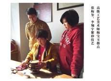 紫砂壶图片：高级工艺美术师梅宝玉指点张梅玺、李翔宇紫砂技艺 - 美壶网