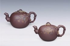 紫砂壶图片：松树葡萄 - 美壶网
