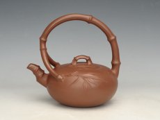 紫砂壶图片：顺竹提梁 - 美壶网