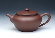 紫砂壶图片：扁石壶 底槽清 - 美壶网