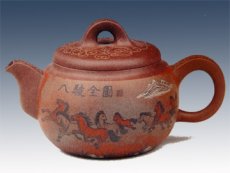 紫砂壶图片：八骏图 - 美壶网
