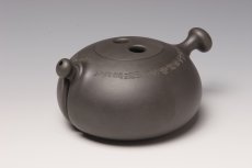 紫砂壶图片：秘戏图考 - 美壶网