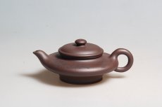 紫砂壶图片：虚扁壶 - 美壶网