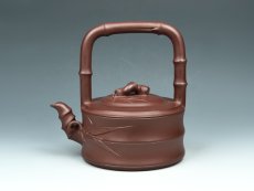 紫砂壶图片：竹节提梁壶 - 美壶网