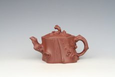 紫砂壶图片：松鼠葡萄桩 - 美壶网