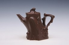 紫砂壶图片：小弯把梅桩壶 - 美壶网