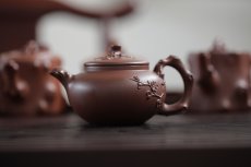 紫砂壶图片：寒香小壶（黄龙山原矿红皮龙） - 美壶网