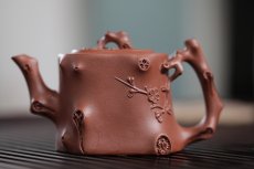 紫砂壶图片：朱泥梅桩小壶（小煤窑原矿朱泥） - 美壶网
