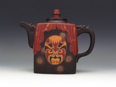 紫砂壶图片：绞泥戏曲人生 - 美壶网