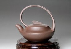 紫砂壶图片：提梁曲壶 - 美壶网