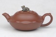 紫砂壶图片：荷叶青蛙 - 美壶网