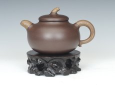 紫砂壶图片：绞泥茄段 - 美壶网