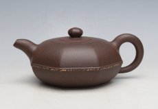 紫砂壶图片：扁八方 - 美壶网