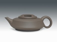 紫砂壶图片：扁牛盖壶 - 美壶网