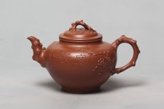 紫砂壶图片：报春 （研高 黄自英刻） - 美壶网