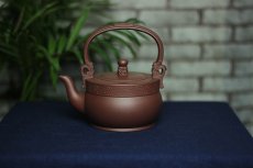 紫砂壶图片：双龙提梁壶 - 美壶网