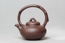 紫砂壶图片：梅桩提梁 - 美壶网