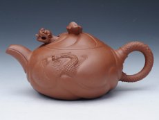 紫砂壶图片：鱼化龙（朱泥） - 美壶网