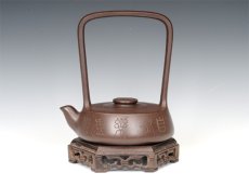 紫砂壶图片：此乐提梁 - 美壶网