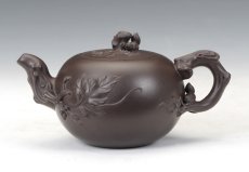 紫砂壶图片：小松鼠葡萄 - 美壶网