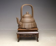 紫砂壶图片：裙花提梁壶 - 美壶网