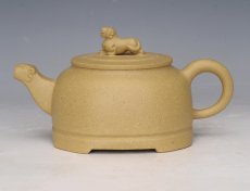 紫砂壶图片：狮方壶 - 美壶网