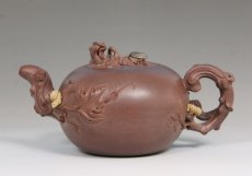 紫砂壶图片：松鼠葡萄 - 美壶网
