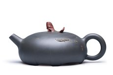 紫砂壶图片：荷塘系列-云卷鱼跃 - 美壶网