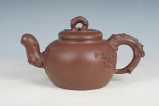 紫砂壶图片：梅花咏春 - 美壶网