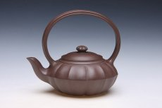 紫砂壶图片：菱花提梁 - 美壶网