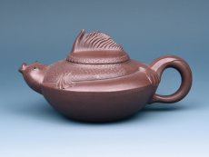 紫砂壶图片：年年有余 - 美壶网