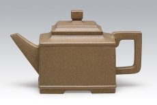 紫砂壶图片：亚方（2008年在第二届宜兴紫砂陶手工技艺大赛“中获宜兴紫砂陶优秀承传人称号 - 美壶网